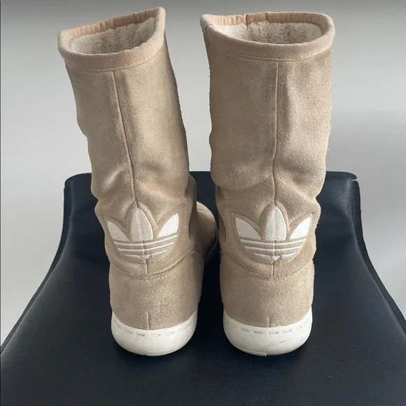 Adidas Winter Tan Suede Boots - Trefoil Logo - Fully Lined With Faux Fur lined - Picture 11 of 15